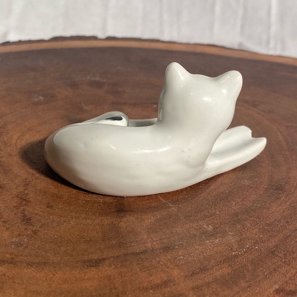 Vintage Abstract Cat Figurine with blue accents and unique look and shape - Picture 5 of 8